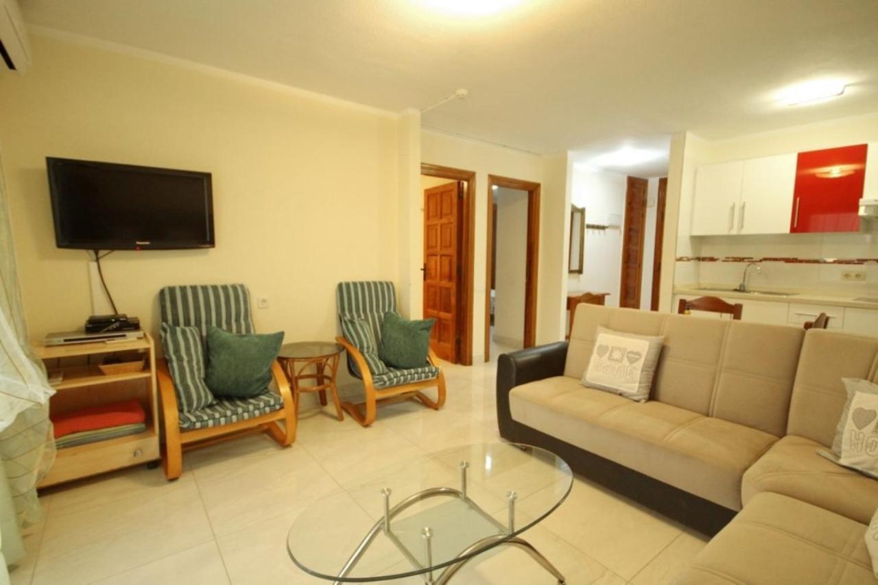 Two Bedroom Apartment In Beachfront Complex With Pool In Playa De Las Americas. Ngoại thất bức ảnh