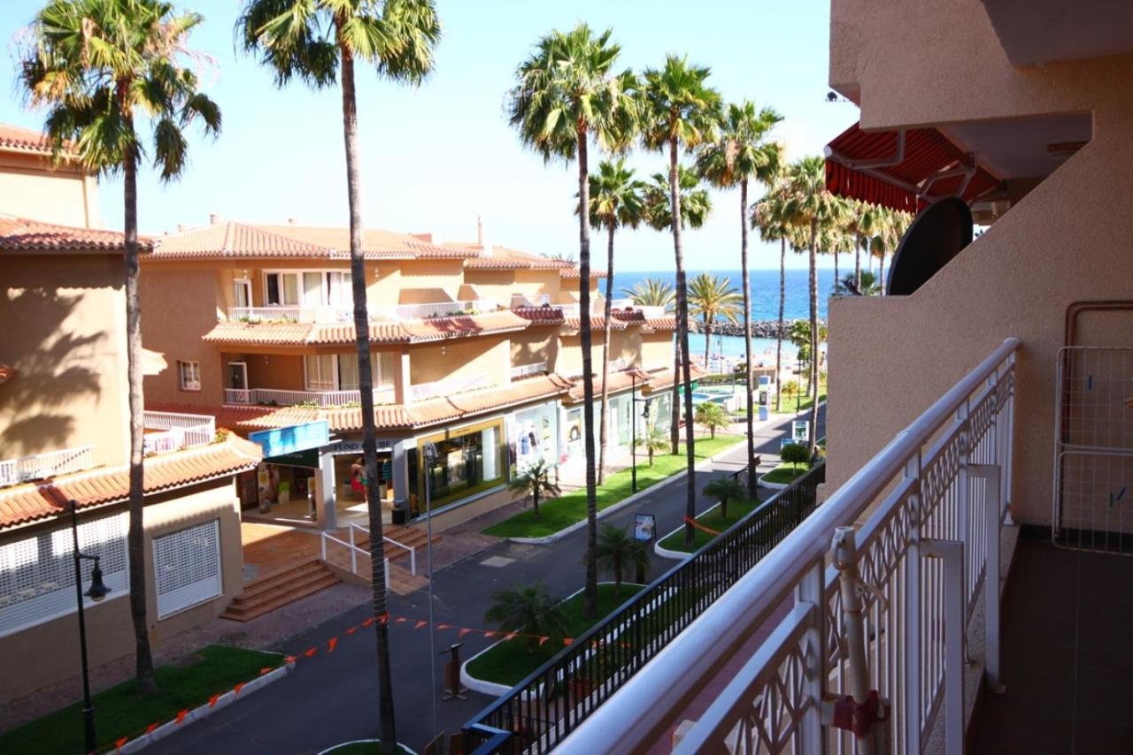 Two Bedroom Apartment In Beachfront Complex With Pool In Playa De Las Americas. Ngoại thất bức ảnh