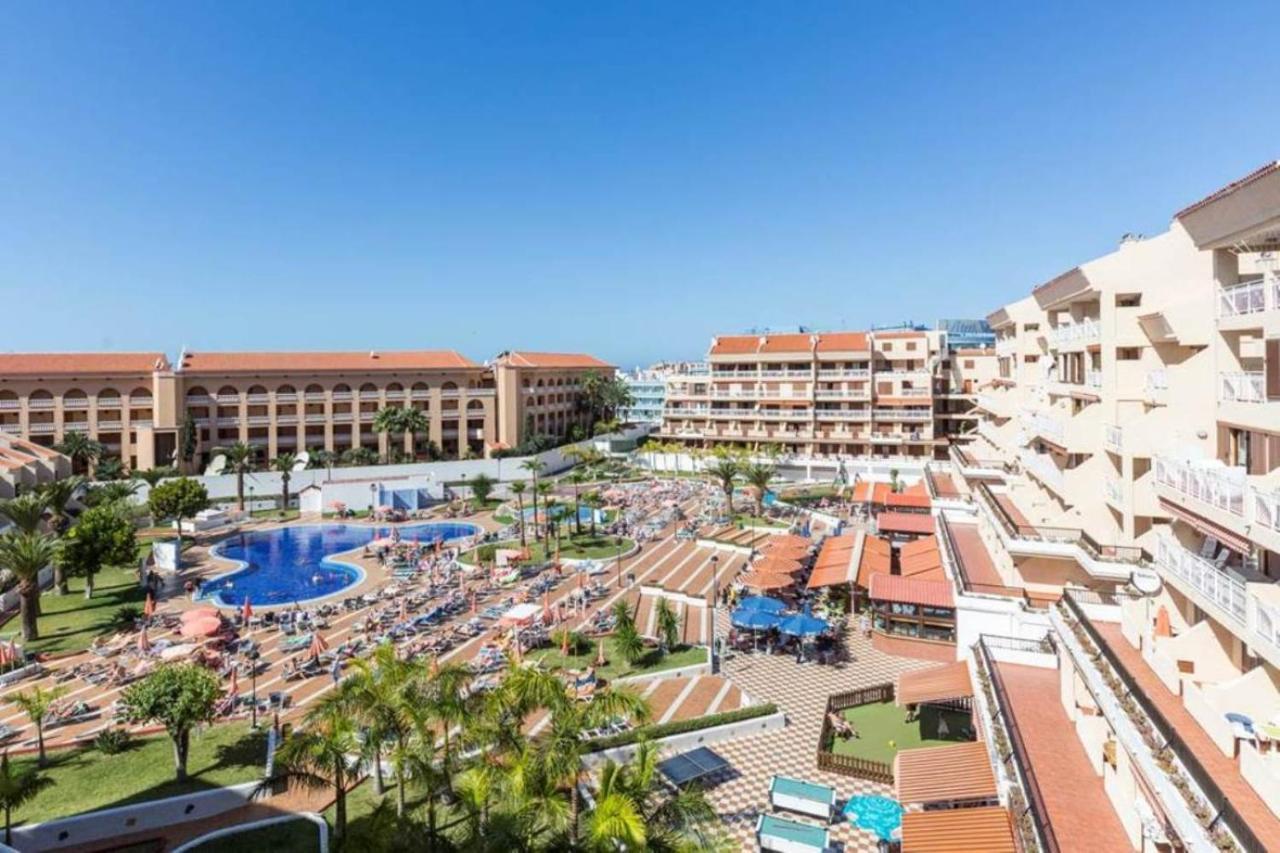 Two Bedroom Apartment In Beachfront Complex With Pool In Playa De Las Americas. Ngoại thất bức ảnh