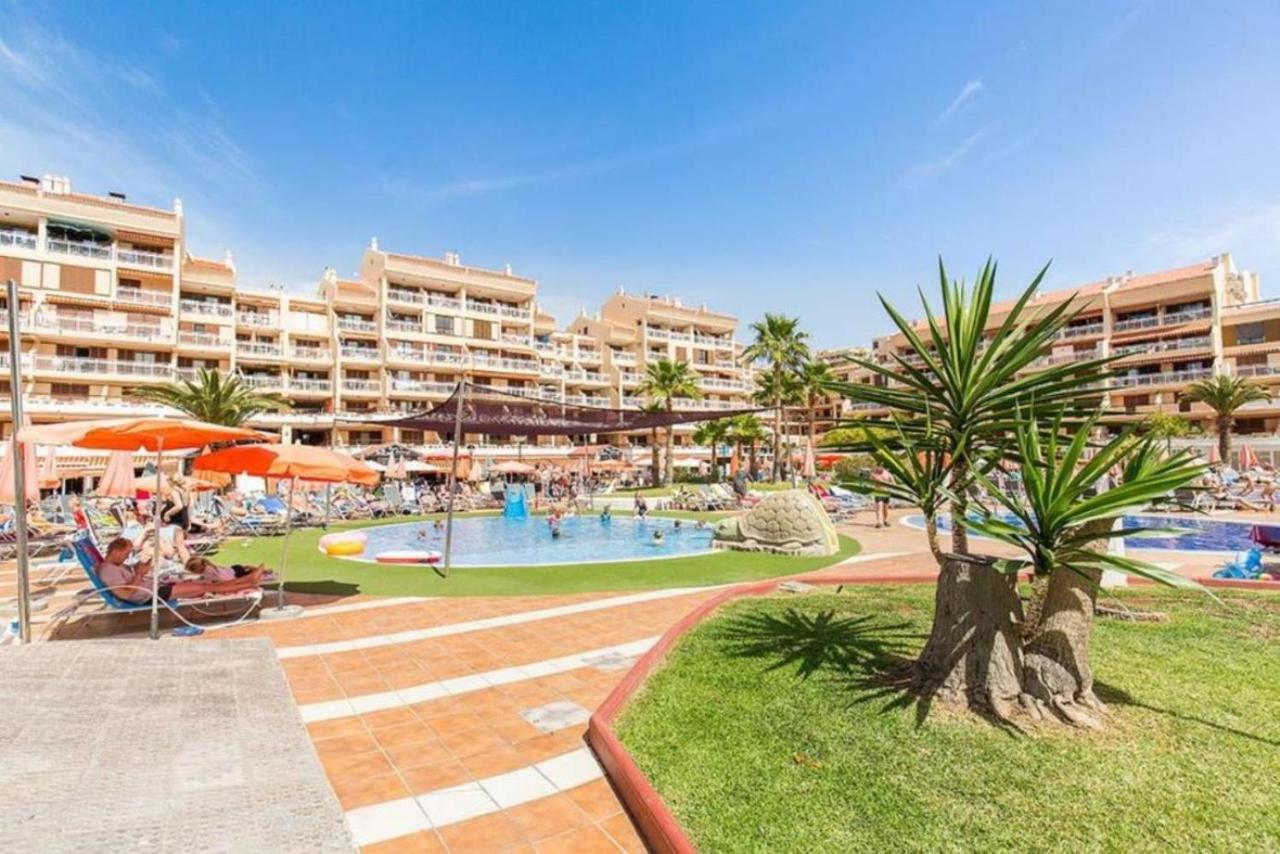 Two Bedroom Apartment In Beachfront Complex With Pool In Playa De Las Americas. Ngoại thất bức ảnh